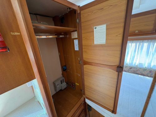 Pilote Pacific 65 PX FaceToFace,Fixed bed,Awning  photo: 16