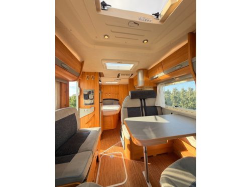 Adria Coral S 680 ST LUCHTVERING / AIRCO / OYSTER SCHOTEL + TV / OVEN / XXL KOELKAST + VRIEZER / CRUISE CONTROL / foto: 1