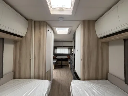 Hobby De Luxe 540 UL 1800kg-bedvebred-reswiel Foto: 3