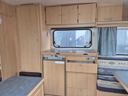 Adria ALTEA 502DT 3 berths triple bunk bed &amp; awning 1st owner photo: 8