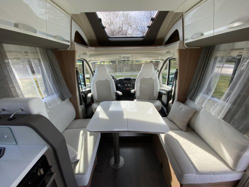 Adria Matrix Plus 670 DL SINGLE BEDS+LIFT BED photo: 3