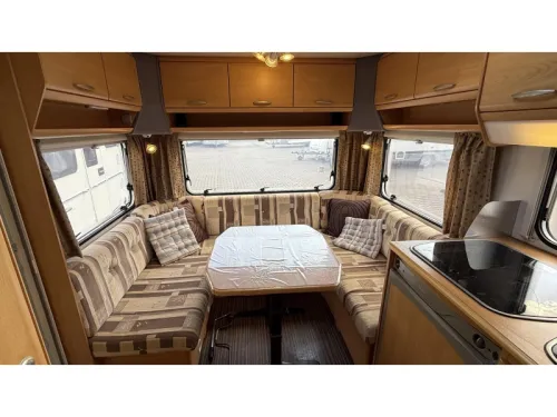 Knaus Sudwind 450 TF French bed round seating toilet photo: 1