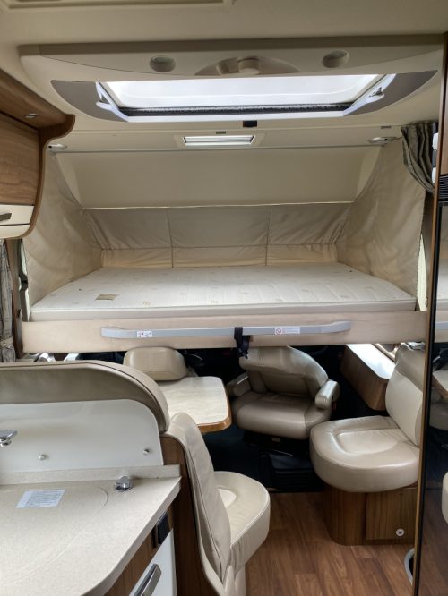 Hymer B 678 PL AUTOMATIK 3 Liter Diesel mit 177 PS, L&auml;ngsbetten & Hubbett Bj. 2016. Centrum On the Road am Noorderringweg 4 in Marum. Foto: 27