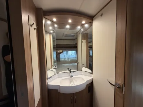 Hobby De Luxe 460 UFE Rangierhilfe / Kassettenmarkise  foto: 15
