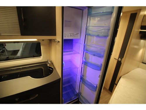 Hobby De Luxe Edition 460 UFE Top condition, Tall Refrigerator photo: 14