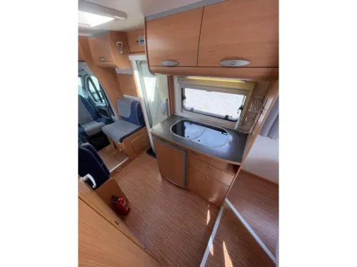 Adria Sport S 577 SP Festbett Etwas Sch&ouml;nes Foto: 13