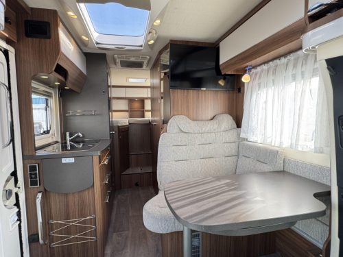Hymer ML-T 580 - Hydraulische St&uuml;tzen - Foto: 2