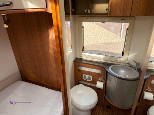 Adria Coral S 670 SLT low single beds photo: 9