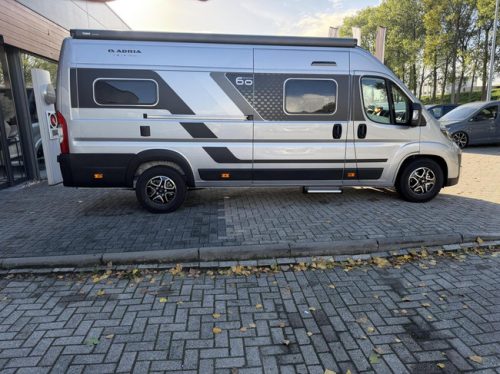 Adria 640 SLB 60 Years 8T-Automaat Einzelbetten Markise Luxuskabine Foto: 7