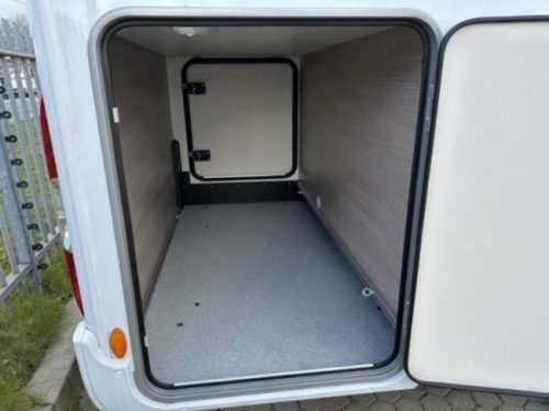 B&uuml;rstner Nexxo Van T 690 G SINGLE BEDS + 3,650 KG. photo: 5