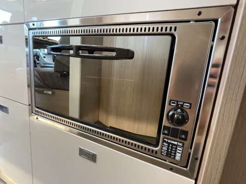 Carthago Malibu 430 LE SINGLE BEDS+POP-TOP ROOF 6.90M BEARLOCK photo: 8