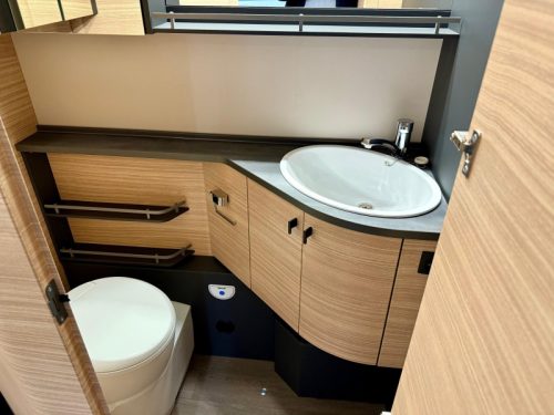 Hobby Maxia 585 UL Rangierhilfe + Kassettenmarkise  Foto: 19