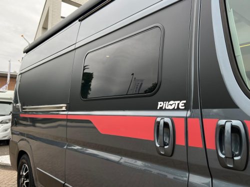 Pilote V 600 G Awning, Bicycle rack, TV, photo: 29