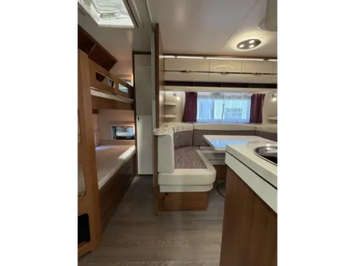 Hobby Excellent 560 KMFE Incl. Awning and Mover photo: 12