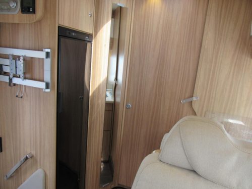 Hymer T598 Semi-integrated French bed Pop-top roof year of manufacture2018 photo: 20