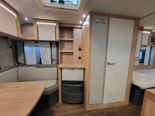 Knaus Sport 460 EU tr&egrave;s complet &eacute;quip&eacute; photo : 8