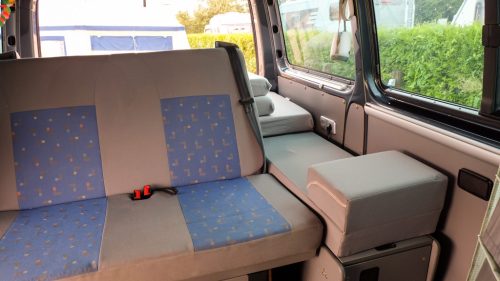 VOLKSWAGEN MULTIVAN photo: 4