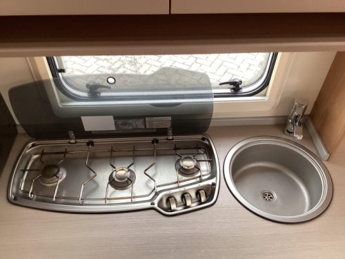 Knaus Sport 420 QD mover/awning photo: 7