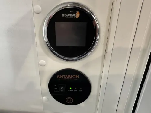 Chausson Titanium Ultimate 777 GA Lithium battery, Inverter photo: 22
