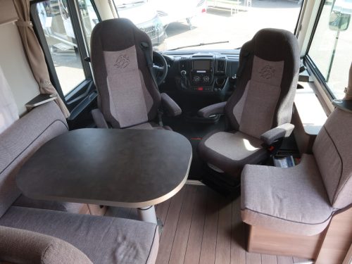 Knaus L!ve I 650 MEG AUTOMATIC 160 HP AIR CONDITIONING photo: 2