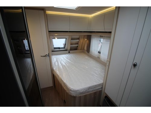 Hobby De Luxe 460 UFE Franz&ouml;sisches Bett & Rundsitzgruppe! Foto: 8