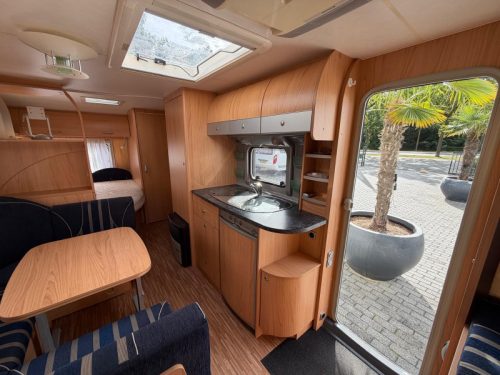 B&uuml;rstner Belcanto 650 TK Vol uitgerust!! Foto: 11