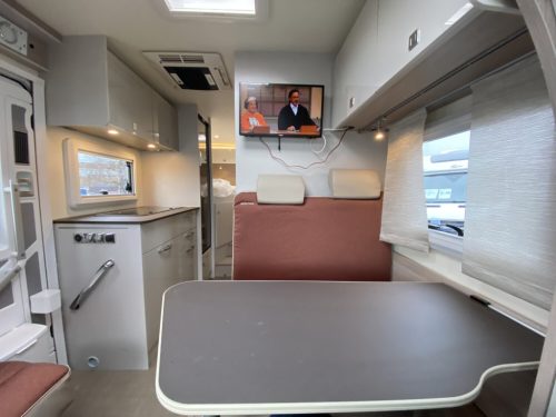 B&uuml;rstner  Lineo T690G, 2 x air conditioning, automatic, single beds photo: 11