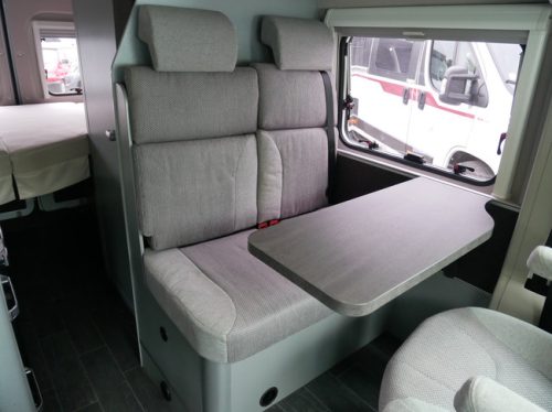 Weinsberg CaraTour, 5.40 Meter Buscamper, Pop-top roof, 4-Person!!! photo: 9