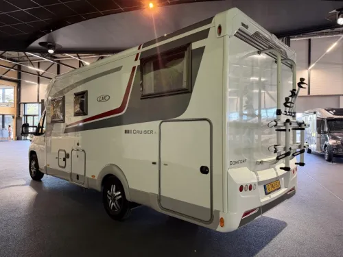 LMC Cruiser 732 T automatic - 5-seater - lift bed photo: 4