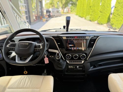 Carthago Liner For Two 53 L ROUND SEATING - full of accessories photo: 16