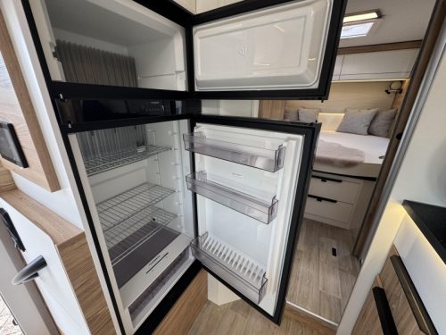 Bavaria I 740 Automaat Queensbed 180PK Foto: 17