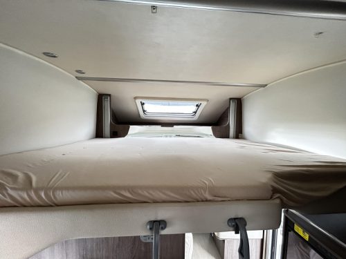 B&uuml;rstner Ixeo IT 700 Queensbett/Hubdach/39.000km Foto: 10