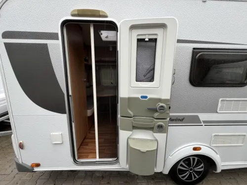 Knaus Sudwind 420 QD Panorama Markise Foto: 2