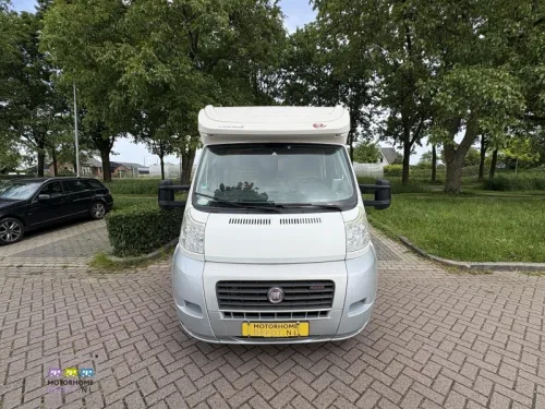Eura Mobil Terrestra 670 SB French bed photo: 6
