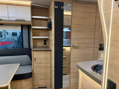 Knaus Sudwind Black Selection 460 EU Summer Air Conditioning Special Offer! photo: 13