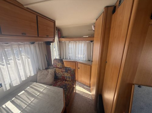 Hymer swing 2.5 in very neat condition overhead bed sofa bed awning bike rack cruise ctr timing belt replaced at 156 dkm 8-24 MOT until 05-06-27 photo: 18
