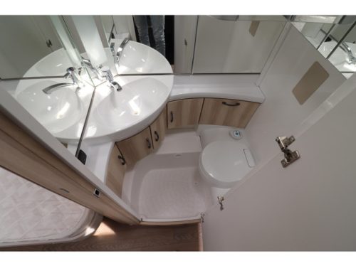 Hobby De Luxe 460 LU Autark / Lits Jumeaux photo : 10