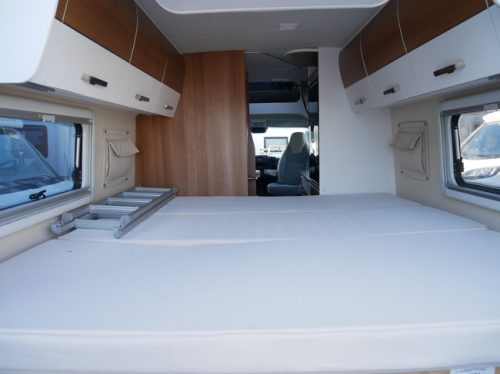Knaus Van Tourer, Single beds, Pop-top roof, 9-Speed Automatic. photo: 19