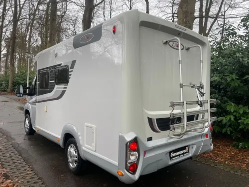 LMC Liberty Cruiser II 592 Compact Fixed Bed Air Conditioning photo: 4