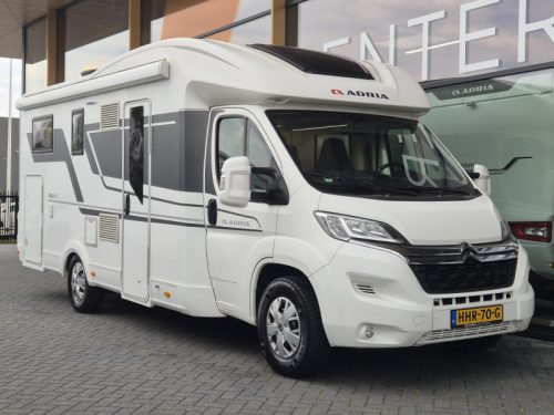 Adria Matrix M 670 SL 160 hp Single beds  photo: 6