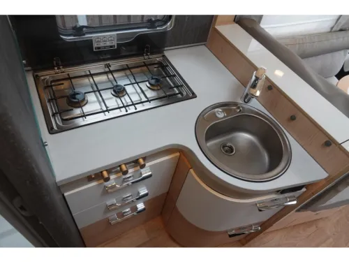 Hymer B ML I 790 Einzigartige Raumaufteilung Foto: 18