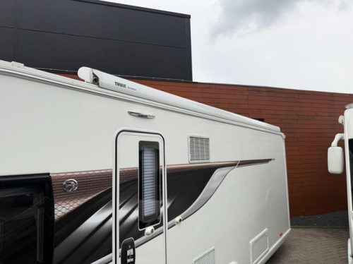 Swift Elite 645 Leveling system Mover Awning Solar panel Oven photo: 3