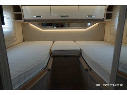 Elnagh T-LOFT 529 140Pk 5-Person Level System | Roof Air Conditioner | VAT camper photo: 11