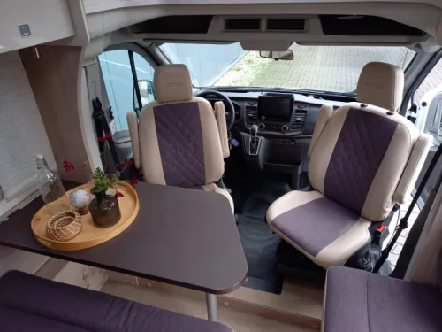 B&uuml;rstner Lineo 690 G - 155hp - Narrow camper photo: 6