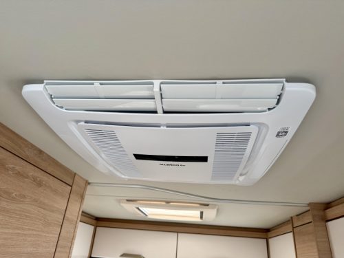 Knaus Sudwind Black Selection 460 EU Summer Air Conditioning Special Offer! photo: 23