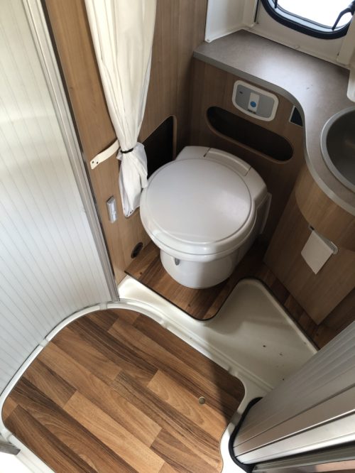 Hymer Yellowstone 649 SINGLE BEDS photo: 43