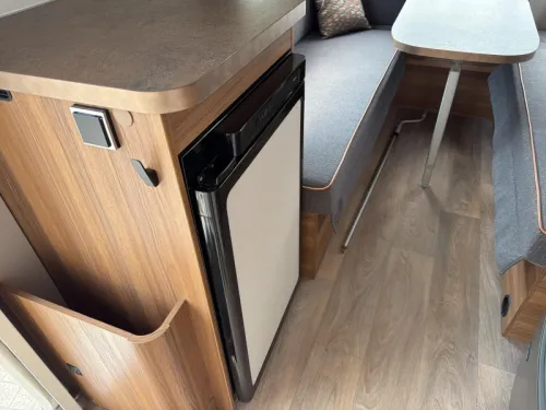Eriba Touring 420 Legend mover awning photo: 8