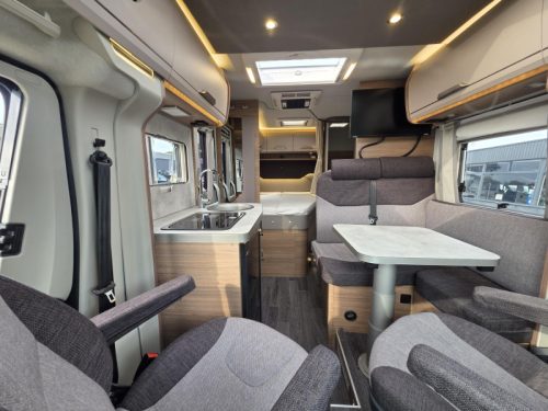 Knaus Van TI 550 MF Kompaktes 6-Meter-Franz&ouml;sisches Bett Foto: 5
