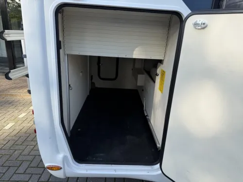 Chausson Welcome 718 EB Limited French bed Pop-top roof photo: 8