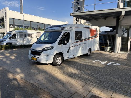 Weinsberg Pepper 600 MEG SINGLE BEDS 6.75M EURO6 ROOF AIRCO photo: 8